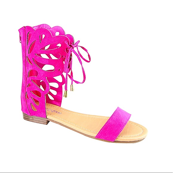 Fantasy Women’s Gladiator - Picture 2 of 2